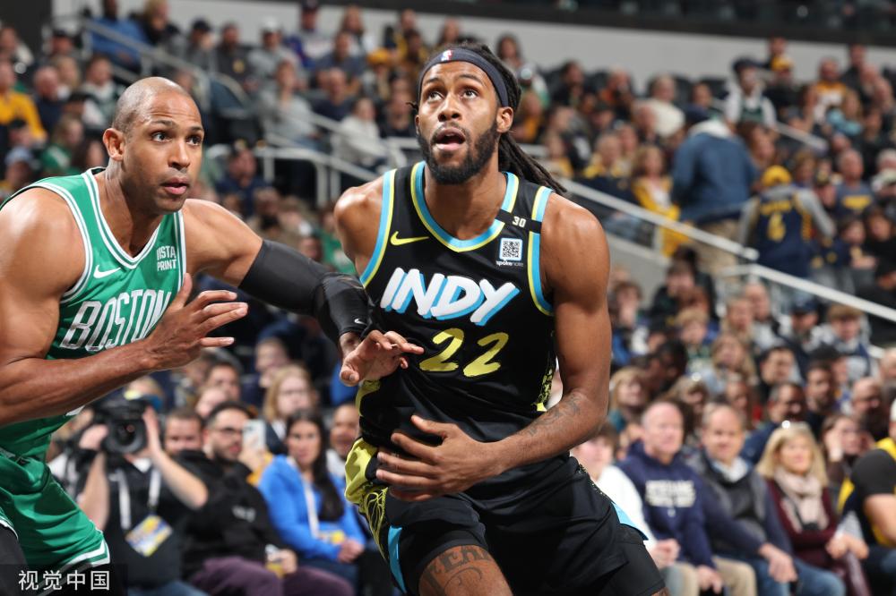 尽管她与搭 尽管她与搭