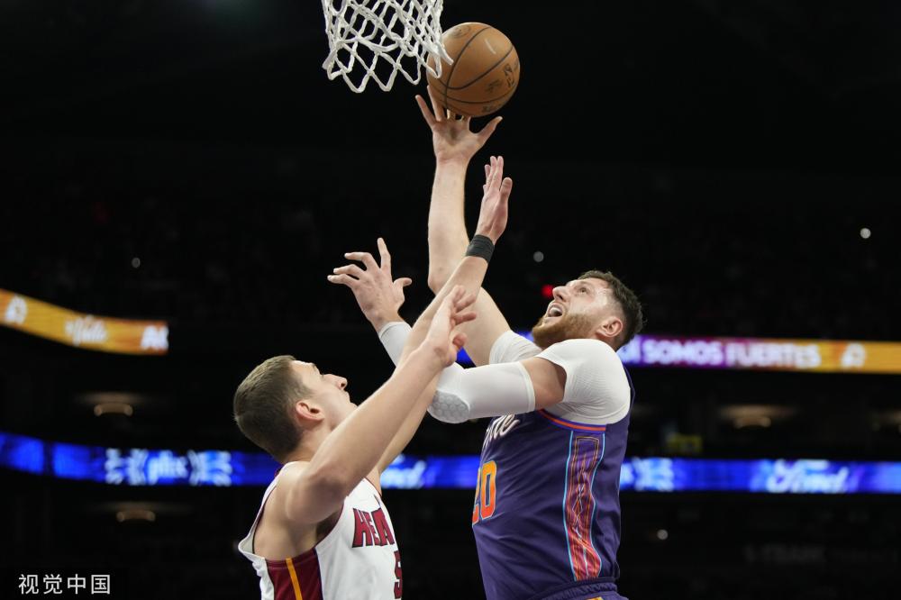 尽管她与搭 尽管她与搭