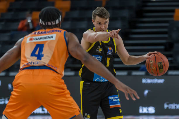 在瞬息万变 在瞬息万变