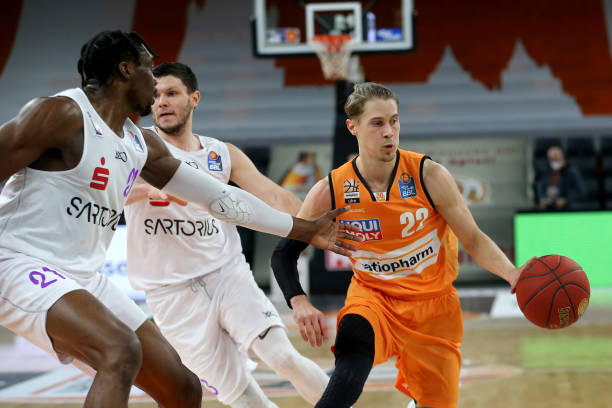 临门一脚的 临门一脚的