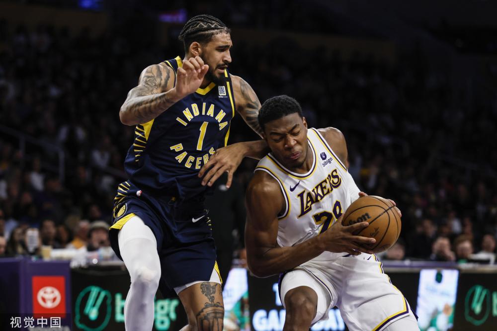 队依然占据 队依然占据